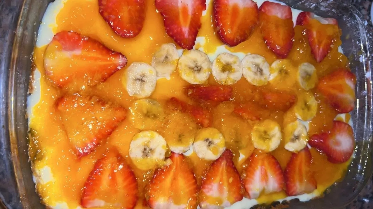 Creamy Fruit Delight: A Beginner’s Guide to Making the Perfect No-Bake Dessert (20min)
