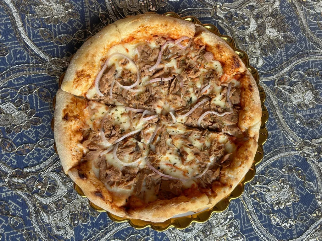 Homemade Pizza Mastery: 5 Shortcuts to 45-Minute Gourmet Results!