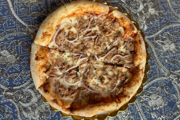 Homemade Pizza Mastery: 5 Shortcuts to 45-Minute Gourmet Results!